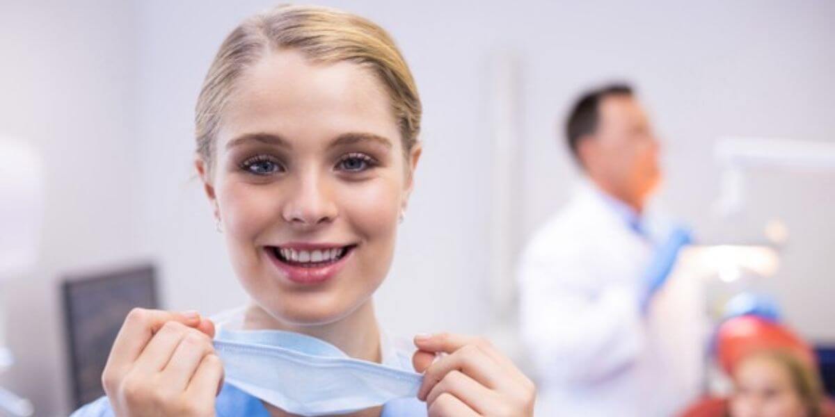 Higienistka stomatologiczna - dlaczego warto pracować w gabinecie stomatologicznym? - PRO Civitas
